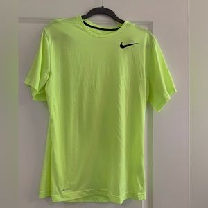 Nikes Men’s Dri-FIT Shirt